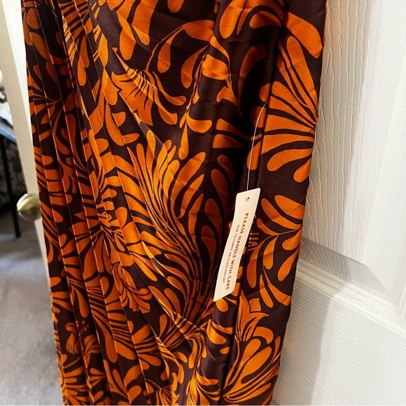 NWT Dress Forum Rust Pleated Print One Shoulder Maxi Dress - Size M - Picture 5 of 5